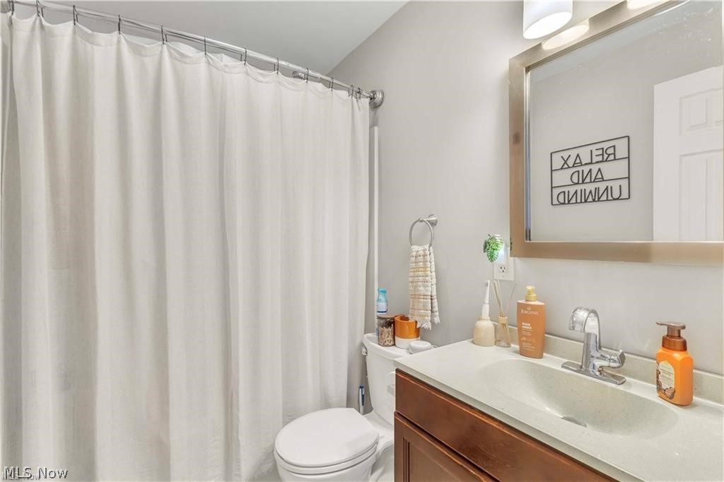 2587 Jaycox Road Property Photo 12