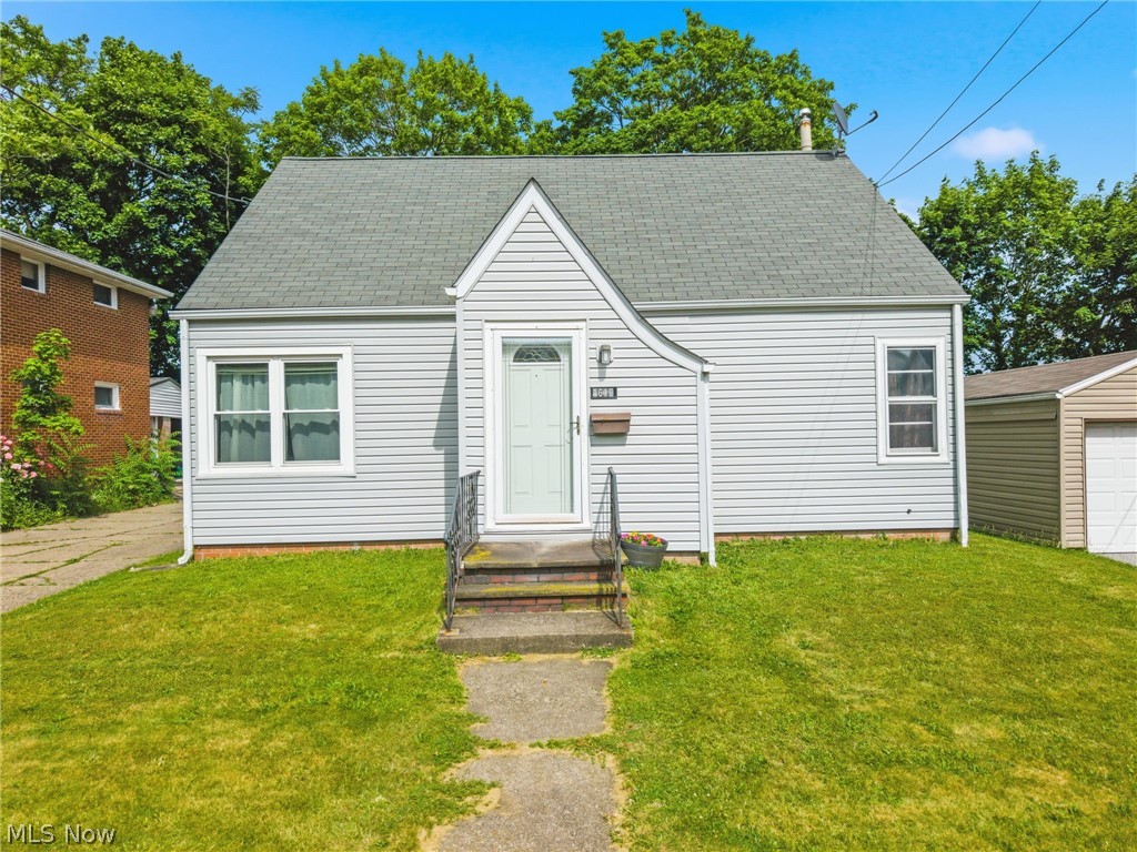 1612 Cherry Avenue Ne Property Photo 4