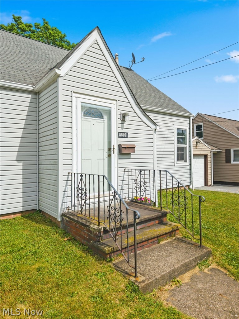 1612 Cherry Avenue Ne Property Photo 5