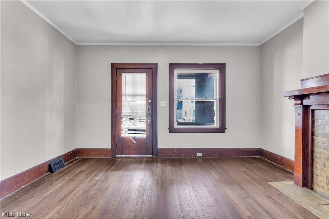 1321 W 85th Street 2 Property Photo 8