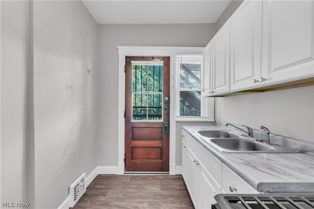 1321 W 85th Street 2 Property Photo 12