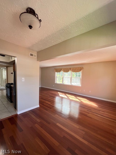 20301 Shelburne Road 8b Property Photo 8