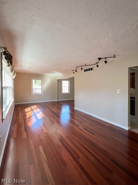 20301 Shelburne Road 8b Property Photo 10