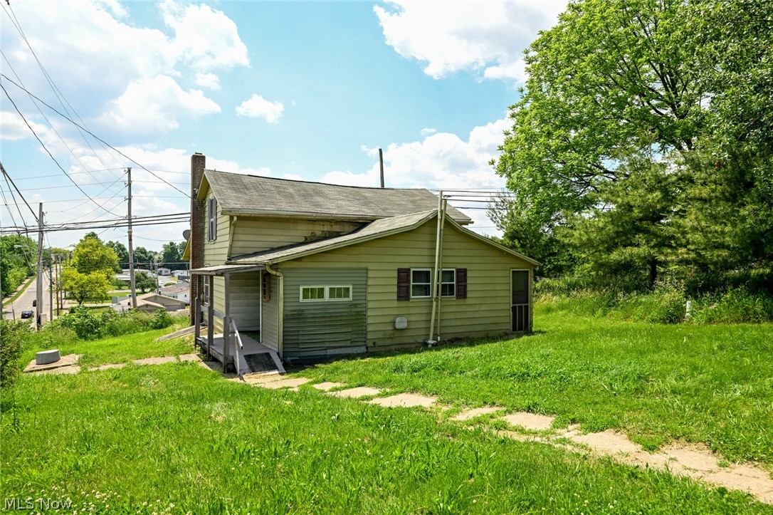 893 Norton Avenue Property Photo 4