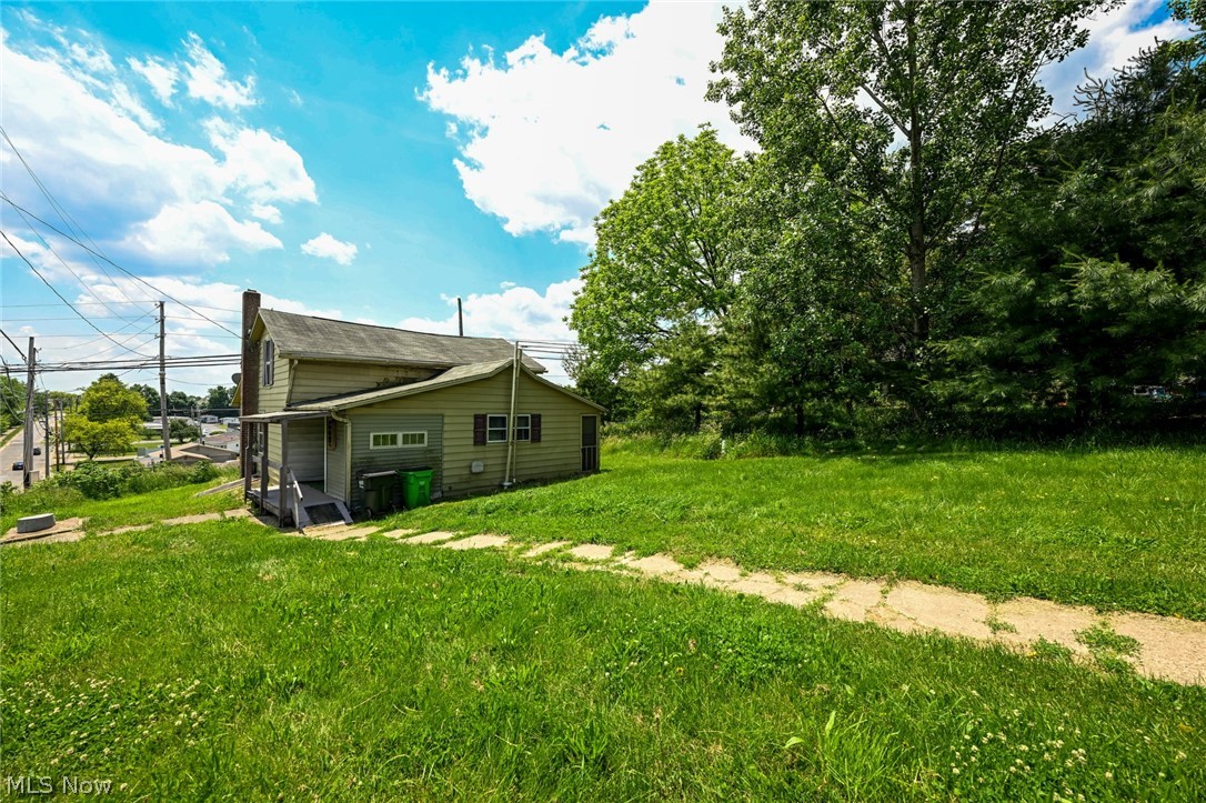 893 Norton Avenue Property Photo 6