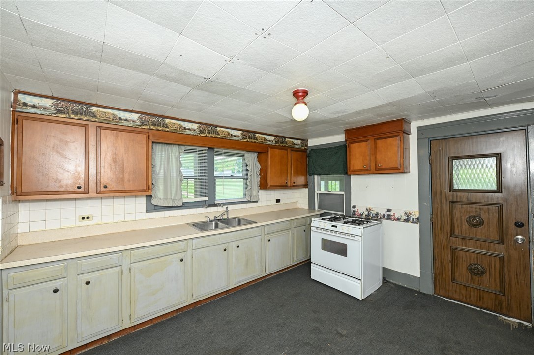 893 Norton Avenue Property Photo 9