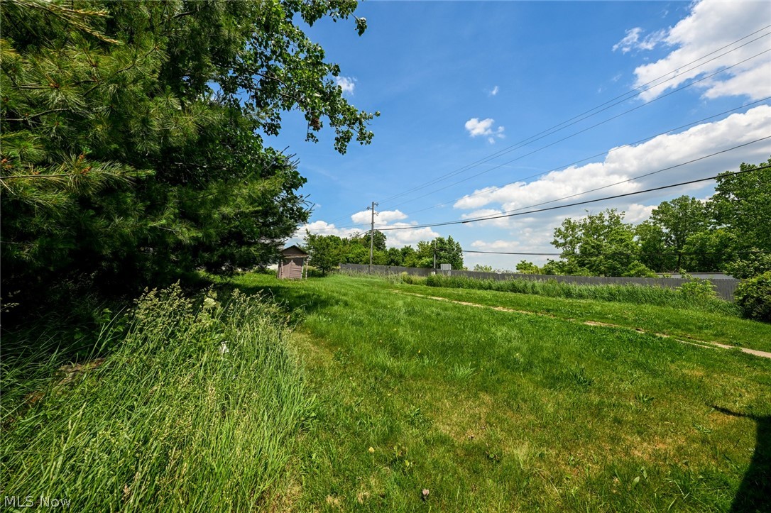 893 Norton Avenue Property Photo 19