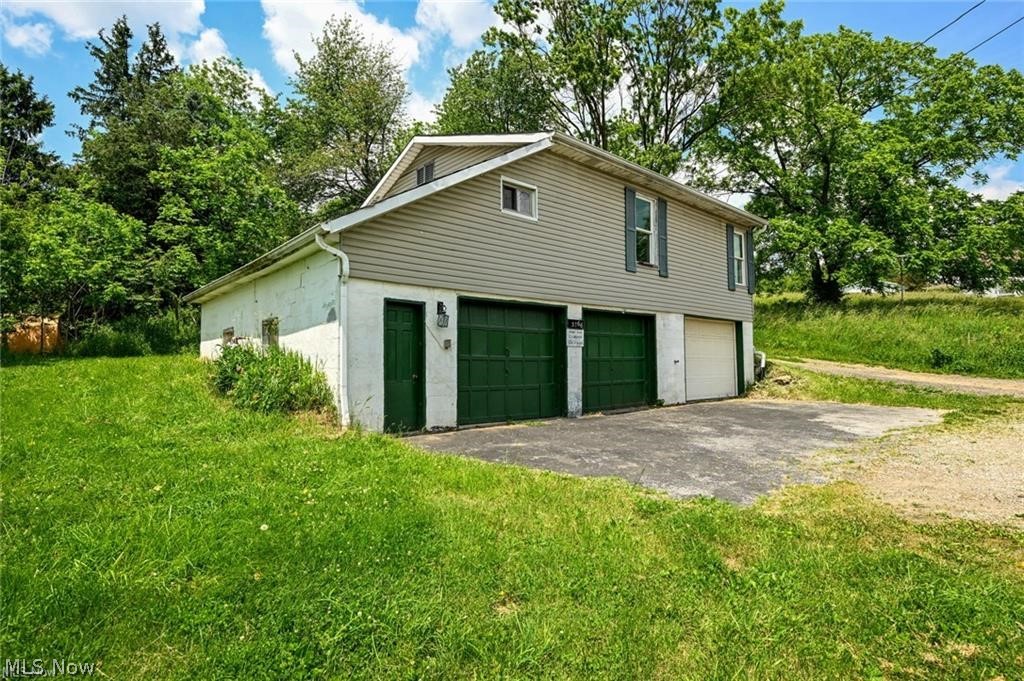 893 Norton Avenue Property Photo 29