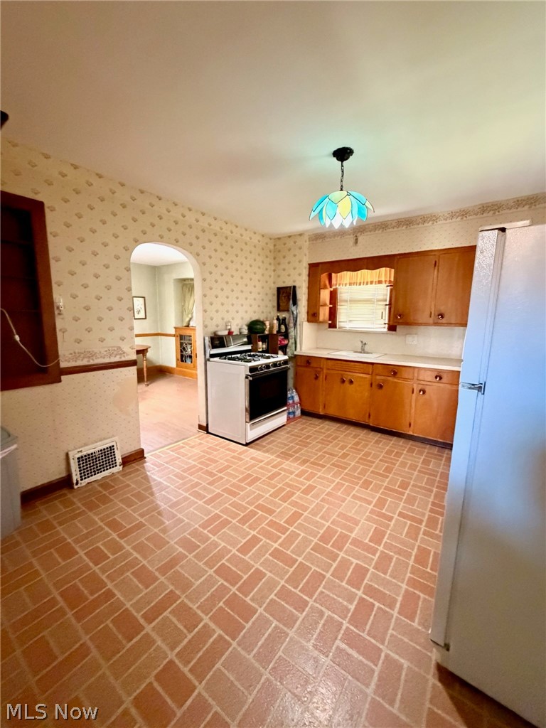 1350 E Florida Avenue Property Photo 7