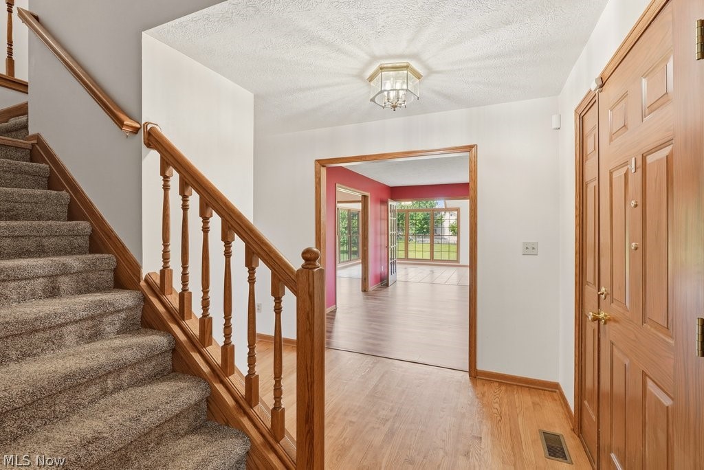 2285 Thoroughbred Drive Property Photo 3