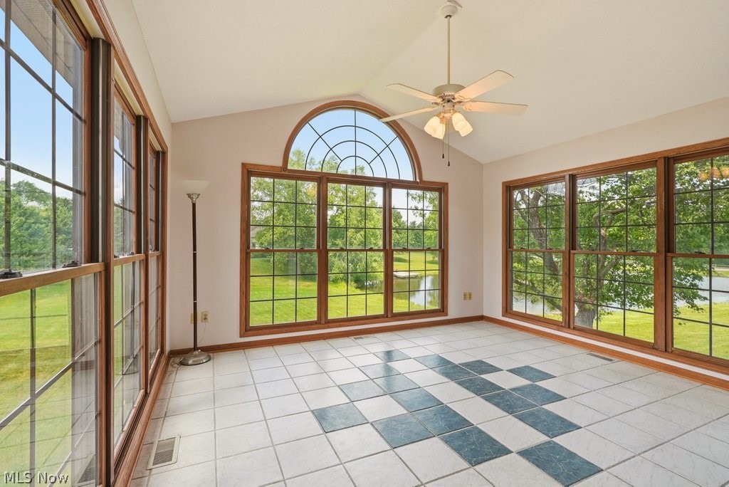 2285 Thoroughbred Drive Property Photo 19