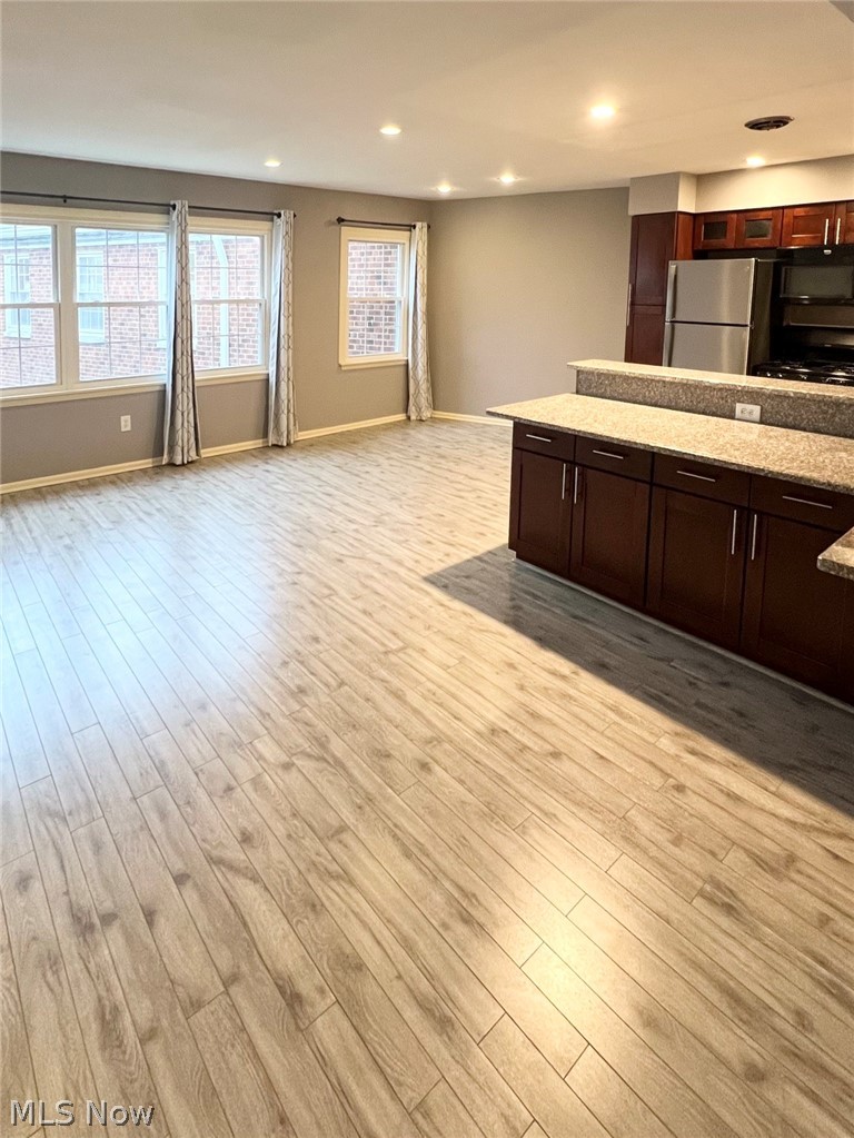 20301 Shelburne Road 9b Property Photo 6