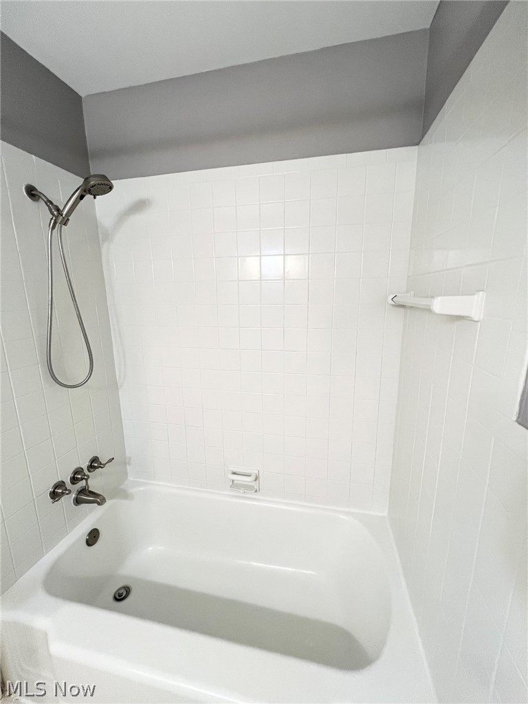 20301 Shelburne Road 9b Property Photo 10