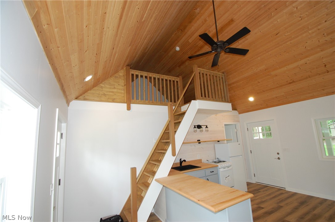 10029 Cummins Drive Property Photo 14
