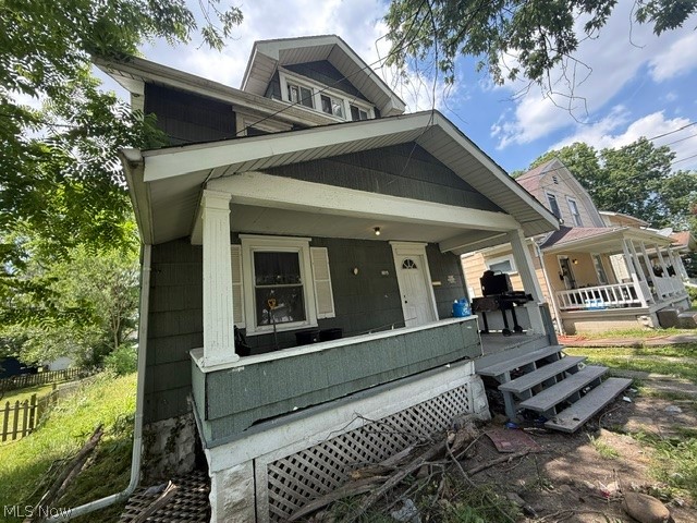 1815 Roosevelt Avenue Ne Property Photo 3