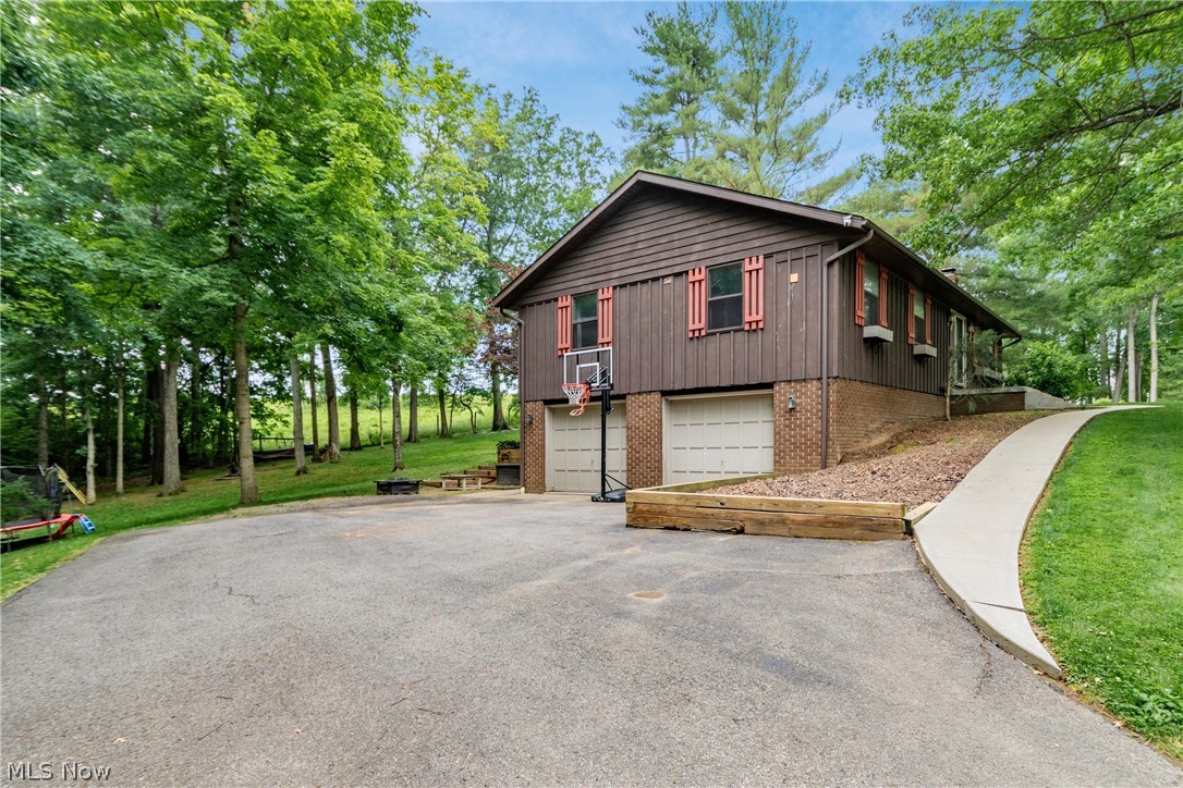 2560 Tarkman Drive Property Photo 40