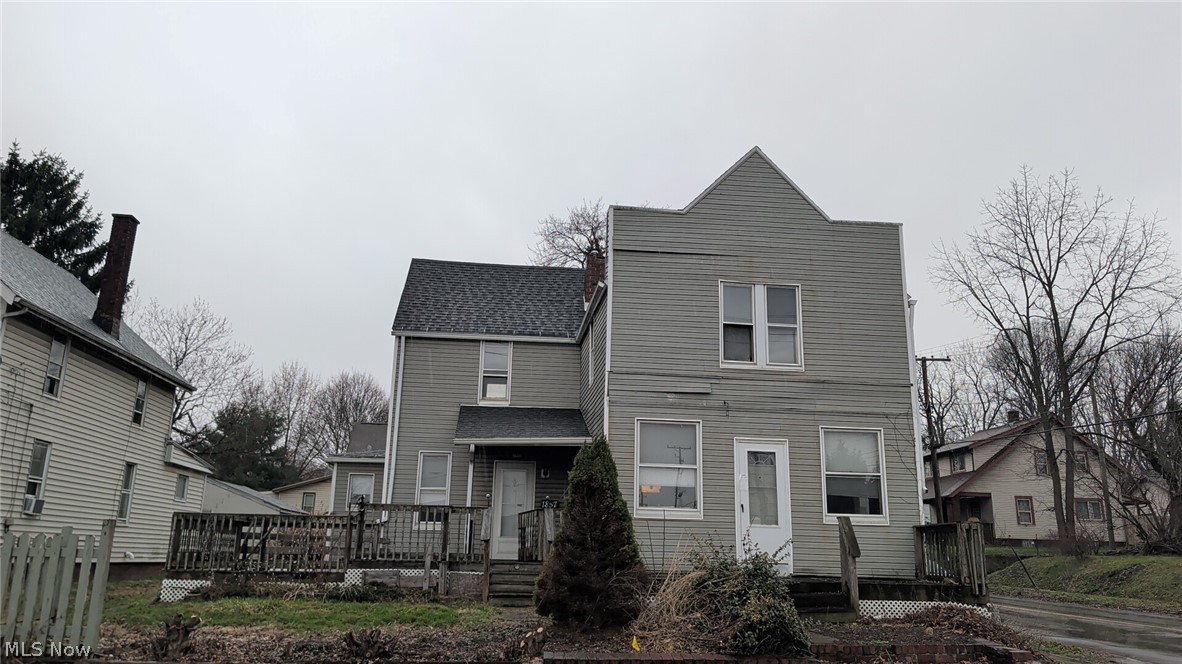 1857 Maple Avenue Ne Property Photo 1