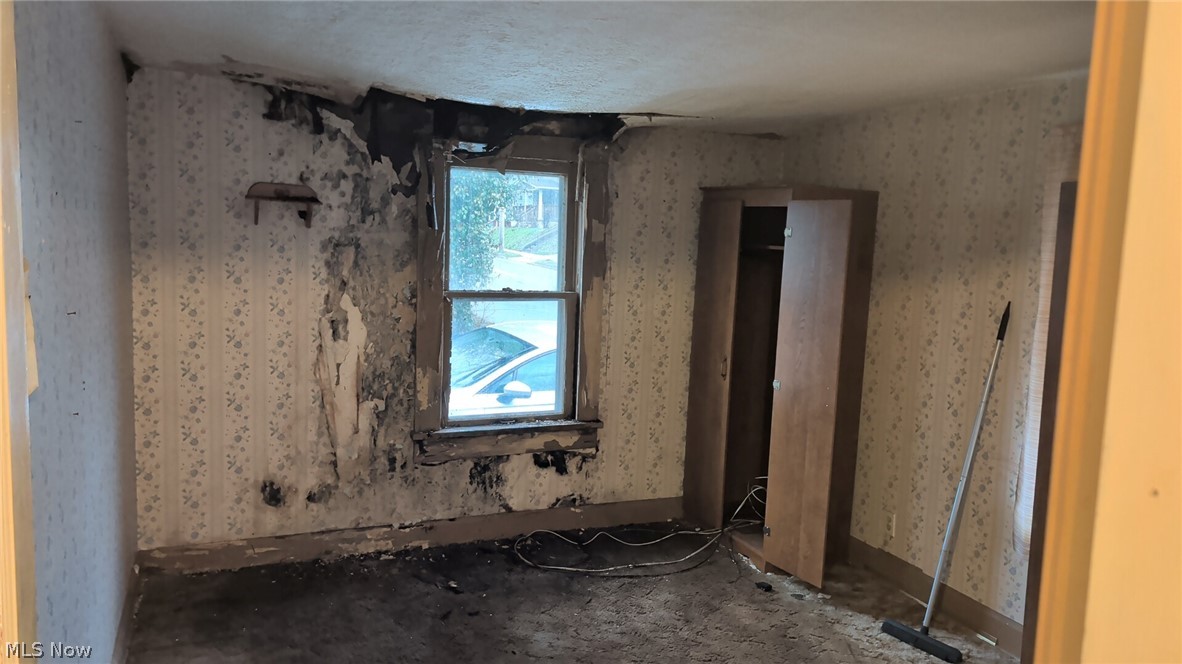1857 Maple Avenue Ne Property Photo 6