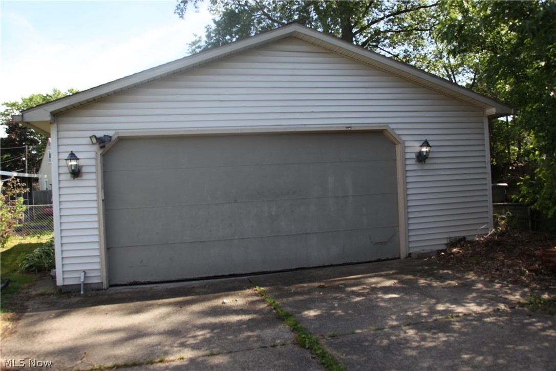 2580 E 37th Street Property Photo 5