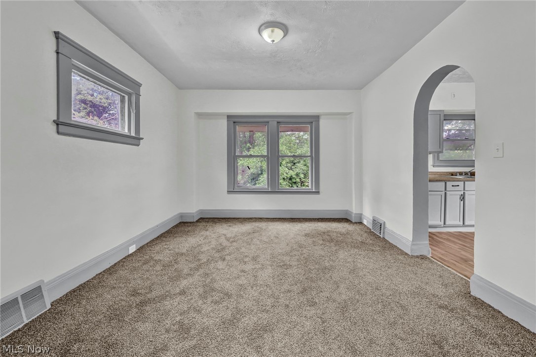 3341 E 145th Street Property Photo 6