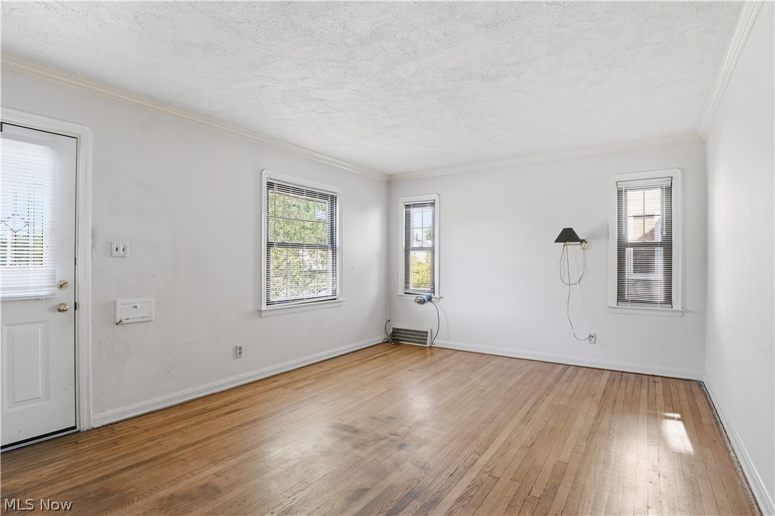 3101 Ralph Avenue Property Photo 3