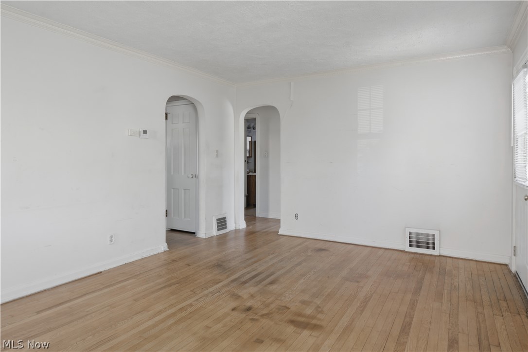 3101 Ralph Avenue Property Photo 4