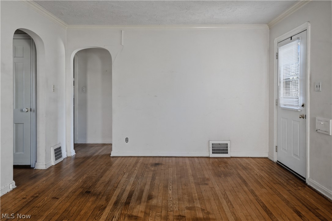 3101 Ralph Avenue Property Photo 5