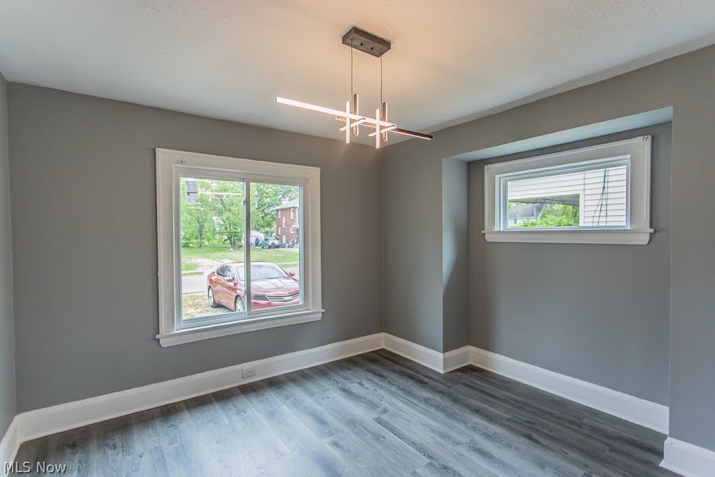 303 E Ravenwood Avenue Property Photo 9