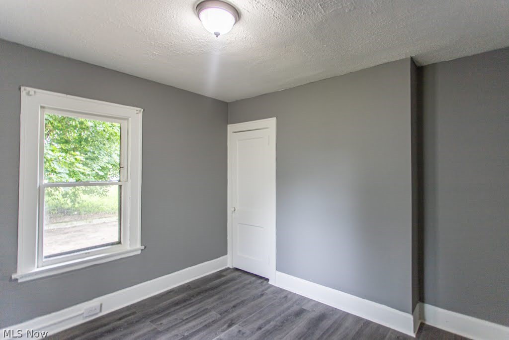 303 E Ravenwood Avenue Property Photo 13