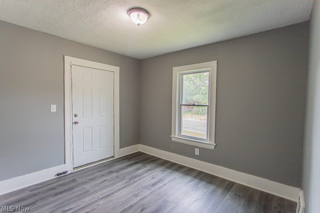 303 E Ravenwood Avenue Property Photo 18