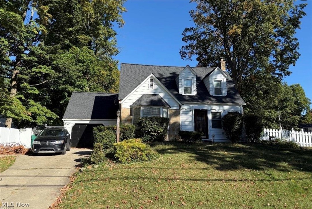 7488 Southwood Road Property Photo 1