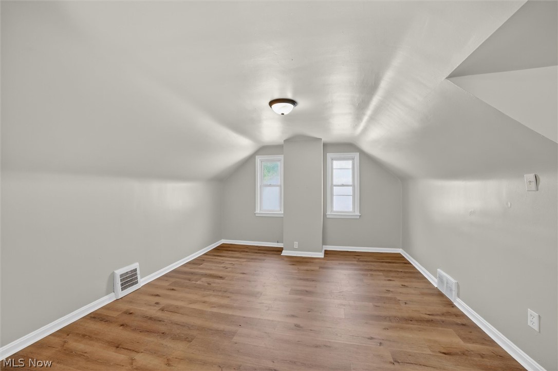 19500 Libby Road Property Photo 16