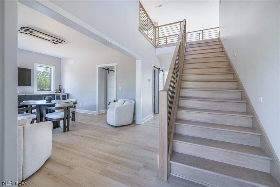 245 Somerset Drive Property Photo 4