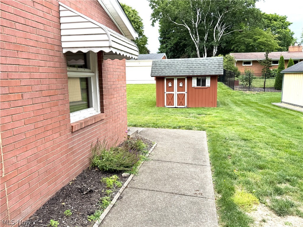 330 Weber Avenue Ne Property Photo 3