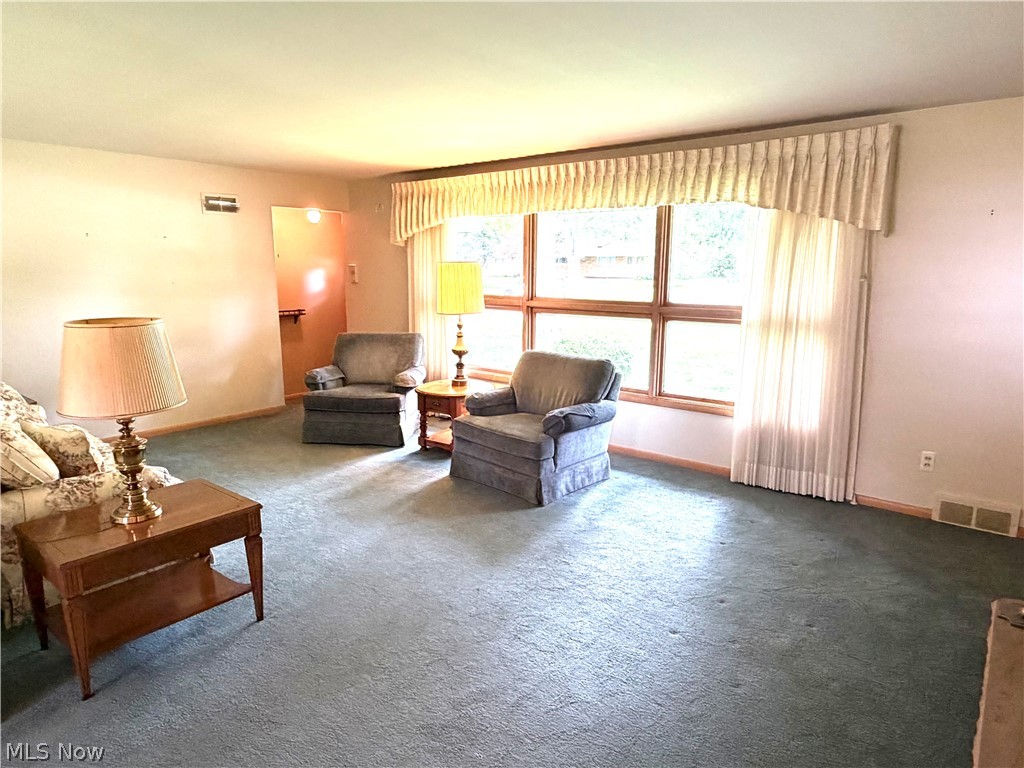 330 Weber Avenue Ne Property Photo 8