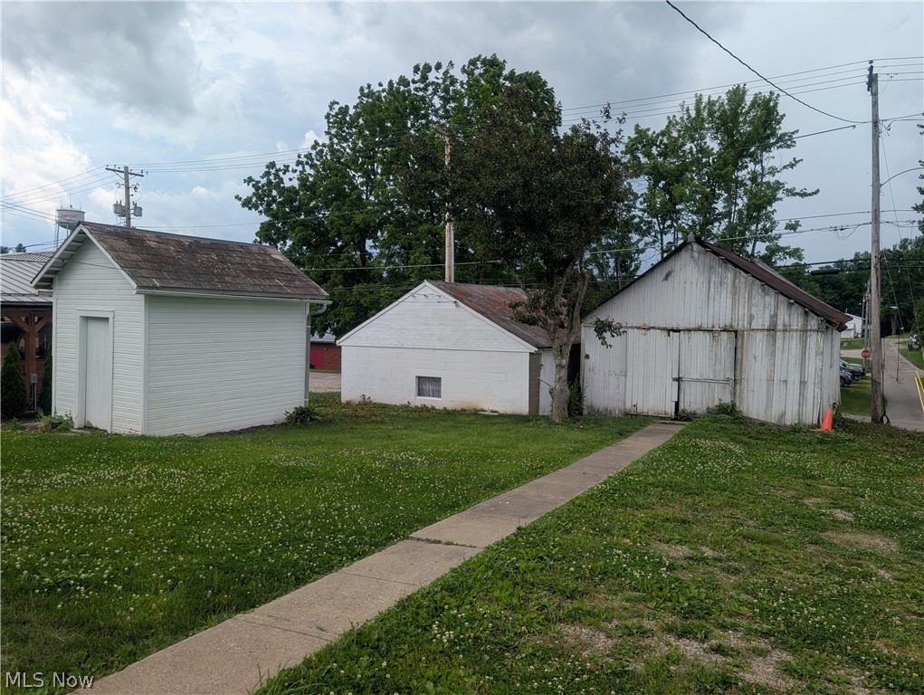 123 E Main Street Property Photo 25