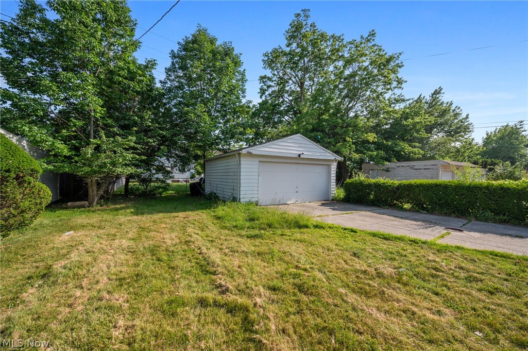 26900 Forestview Avenue Property Photo 24
