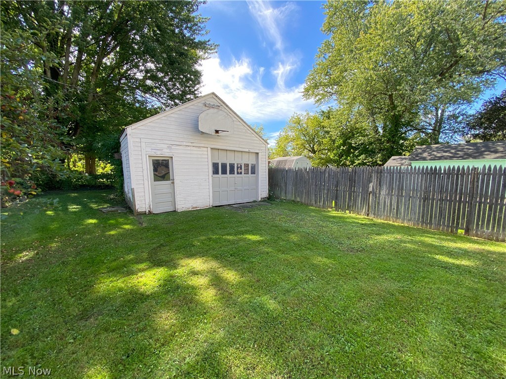 618 W 57th Street Property Photo 3