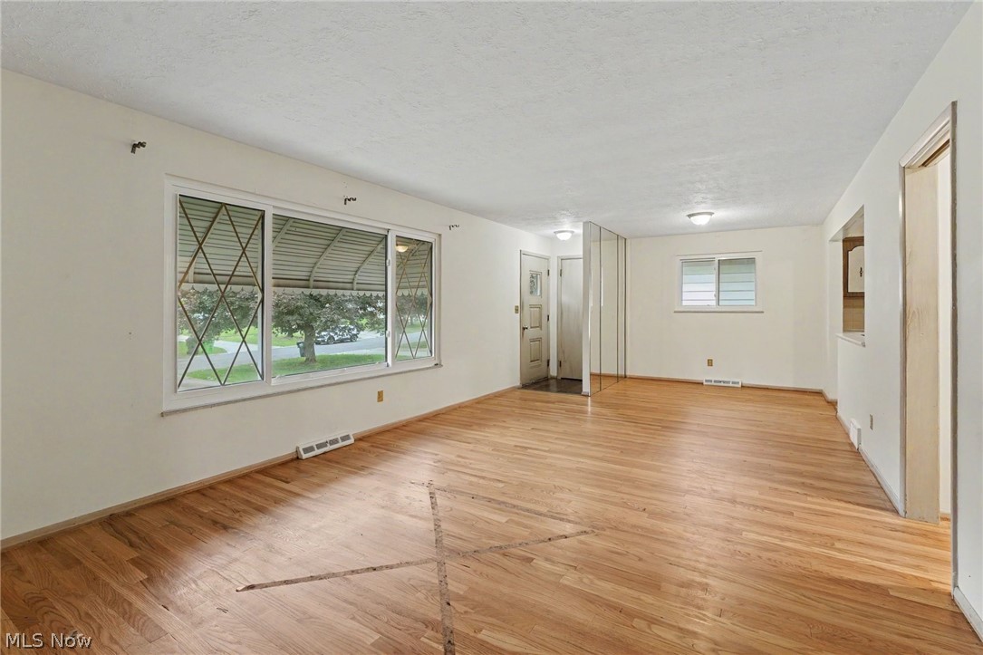 5576 Andover Boulevard Property Photo 3