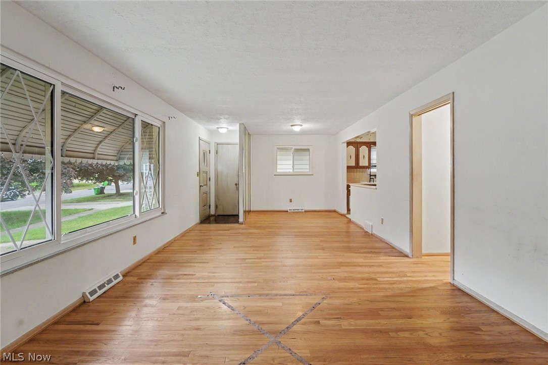 5576 Andover Boulevard Property Photo 4
