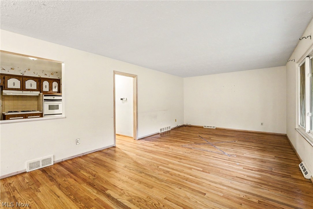 5576 Andover Boulevard Property Photo 6