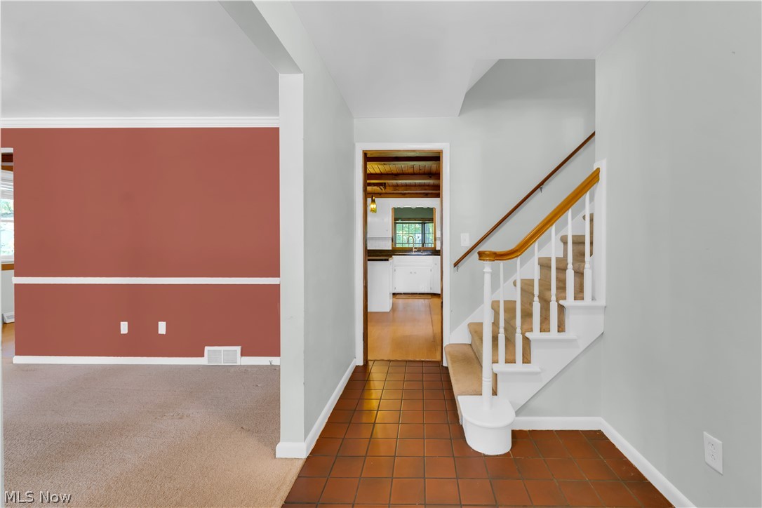 691 Oakridge Drive Property Photo 8