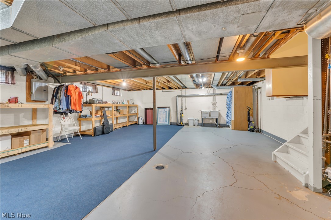 691 Oakridge Drive Property Photo 35