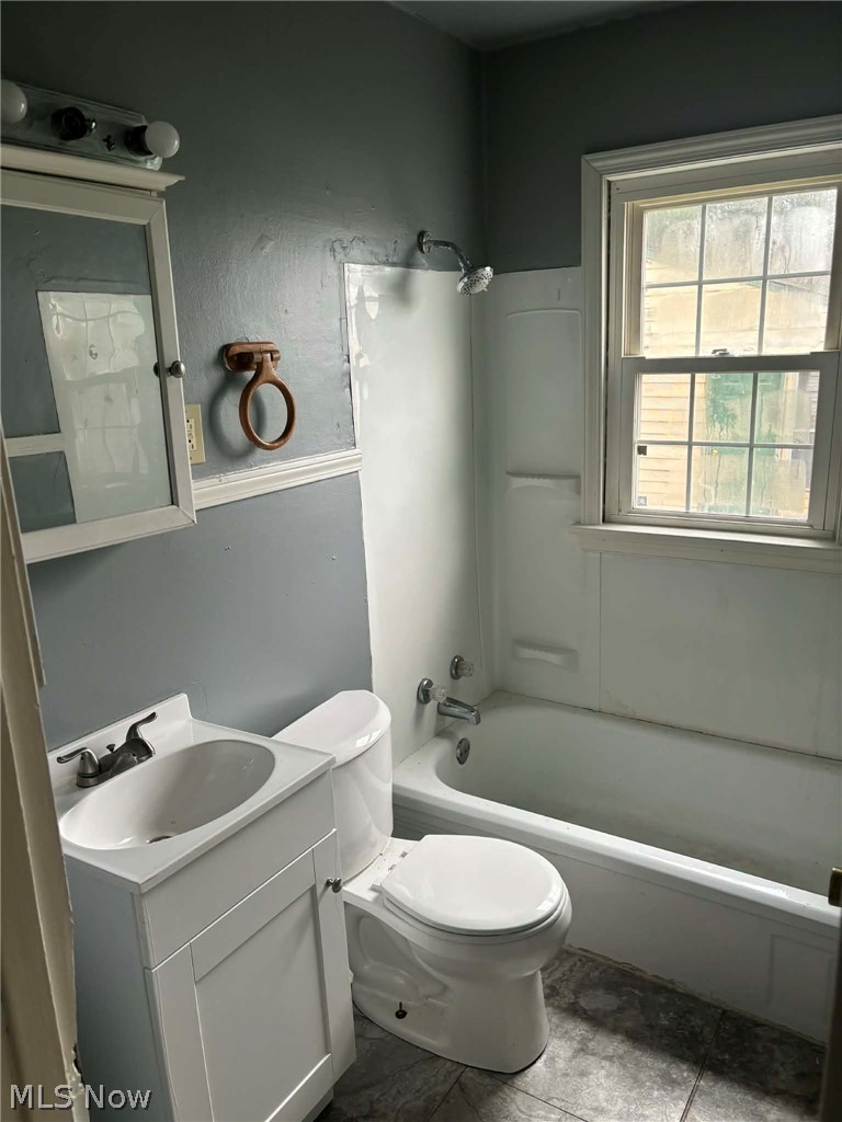 828 Marmion Avenue Property Photo 3