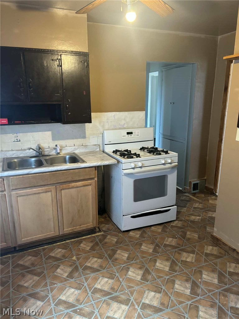 828 Marmion Avenue Property Photo 4
