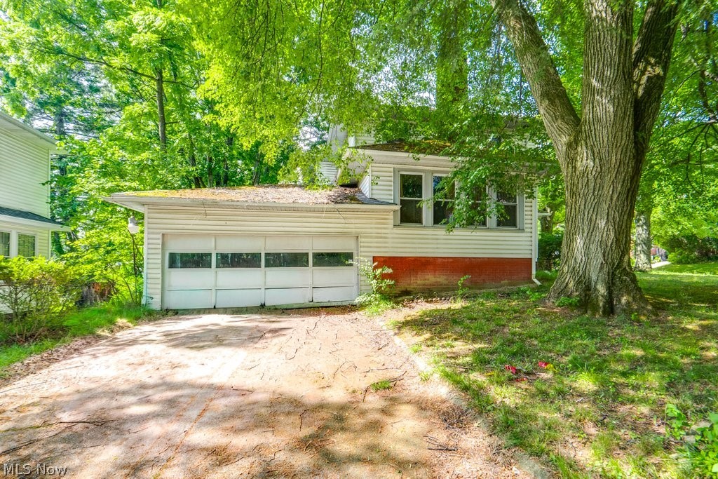 333 Trigonia Drive Property Photo 4