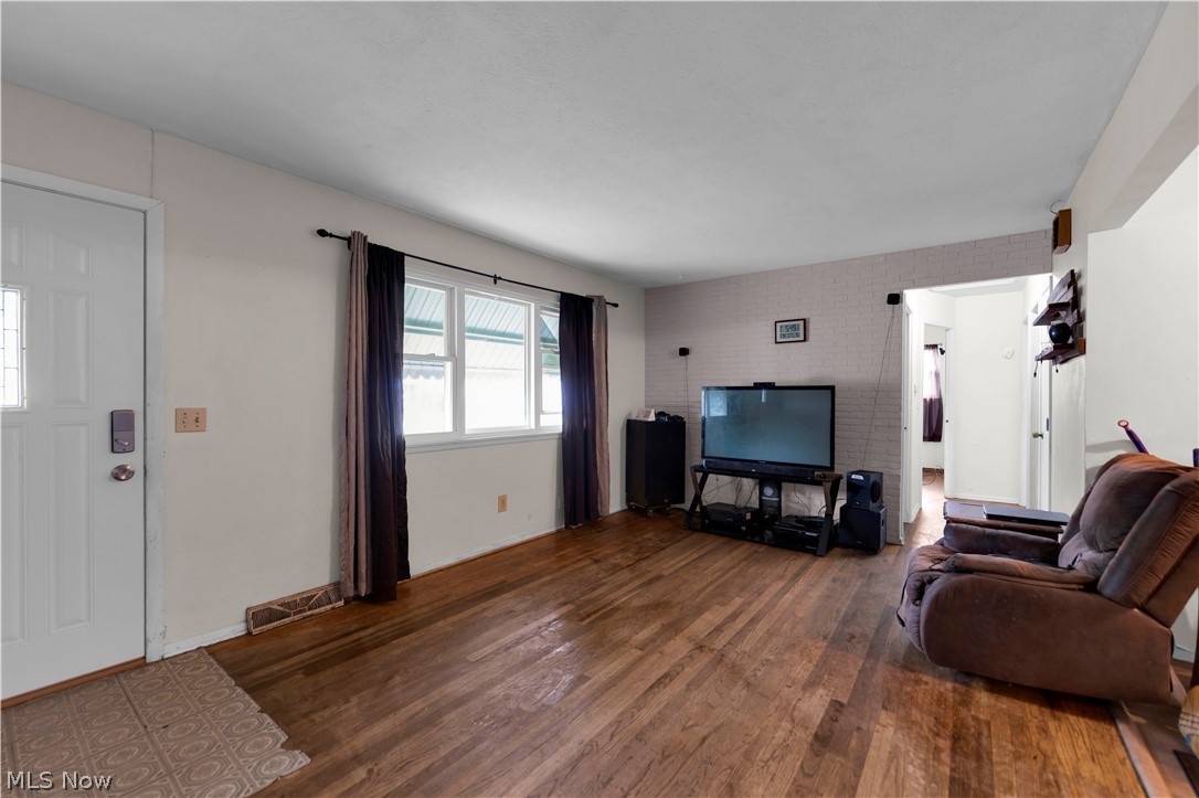 567 Walnut Street Property Photo 7