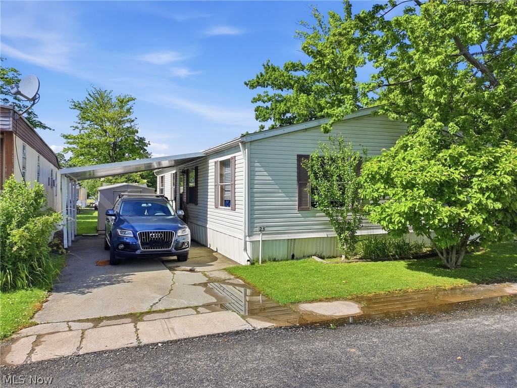 4534 Lake Road E 23