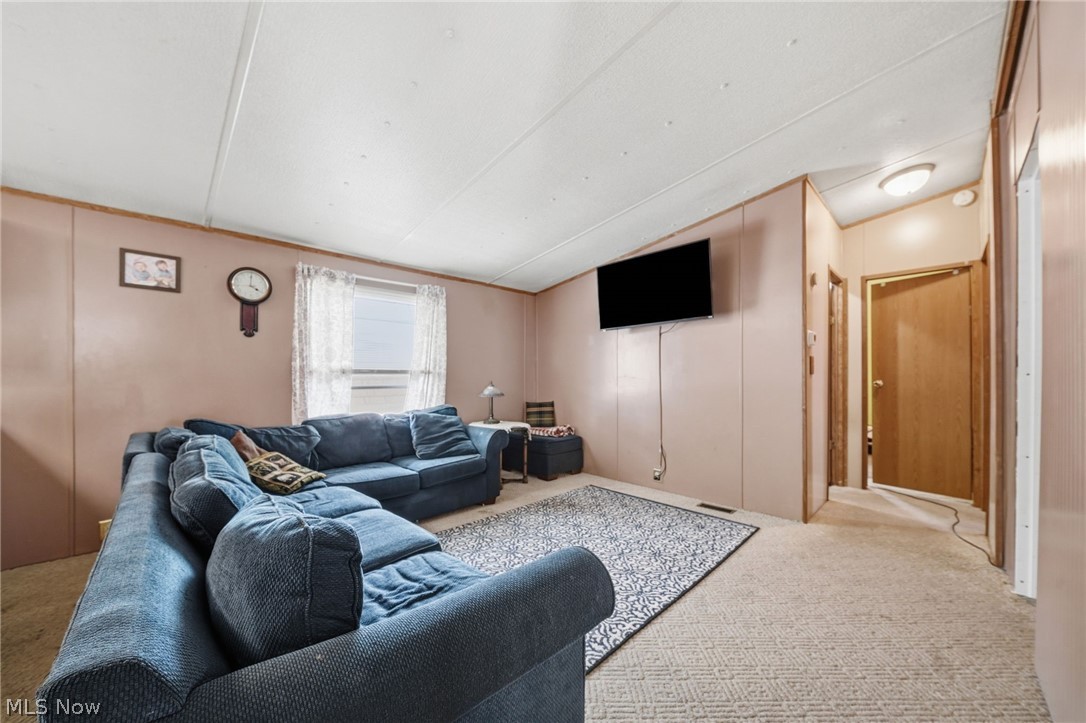 4534 Lake Road E 23 Property Photo 5