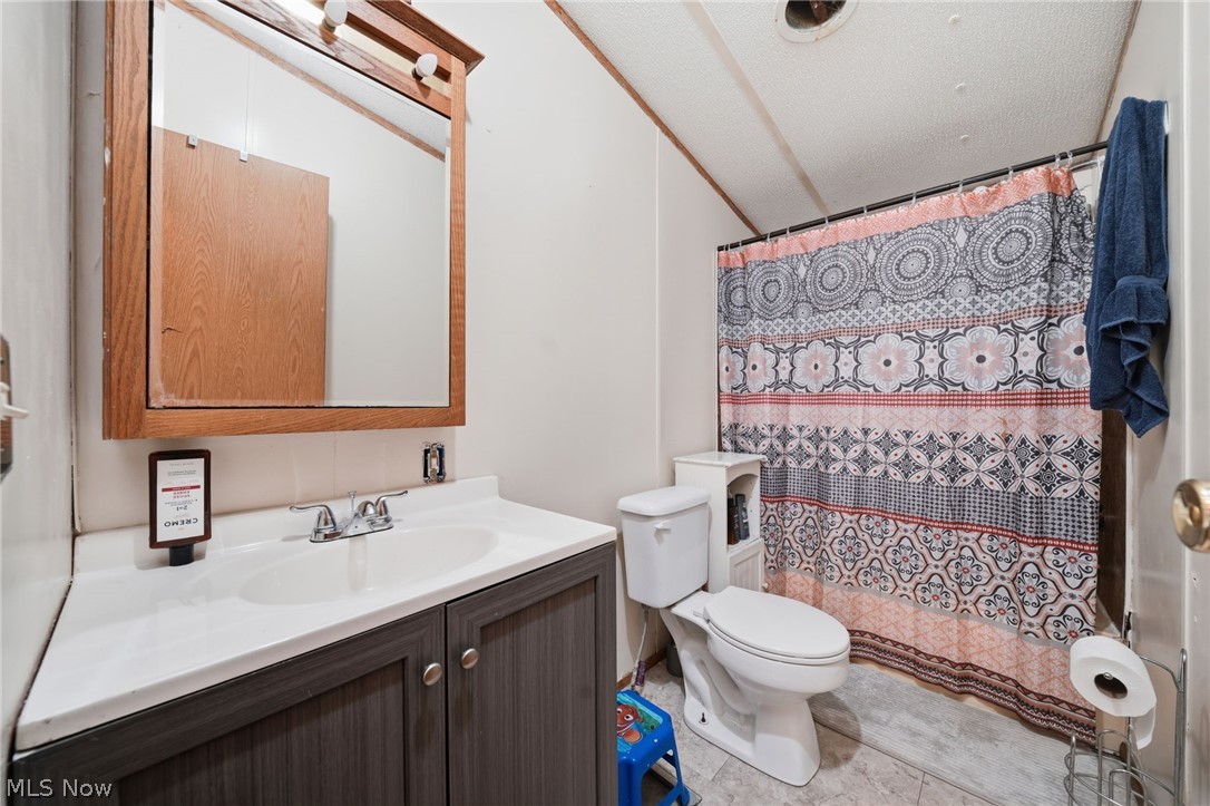 4534 Lake Road E 23 Property Photo 15